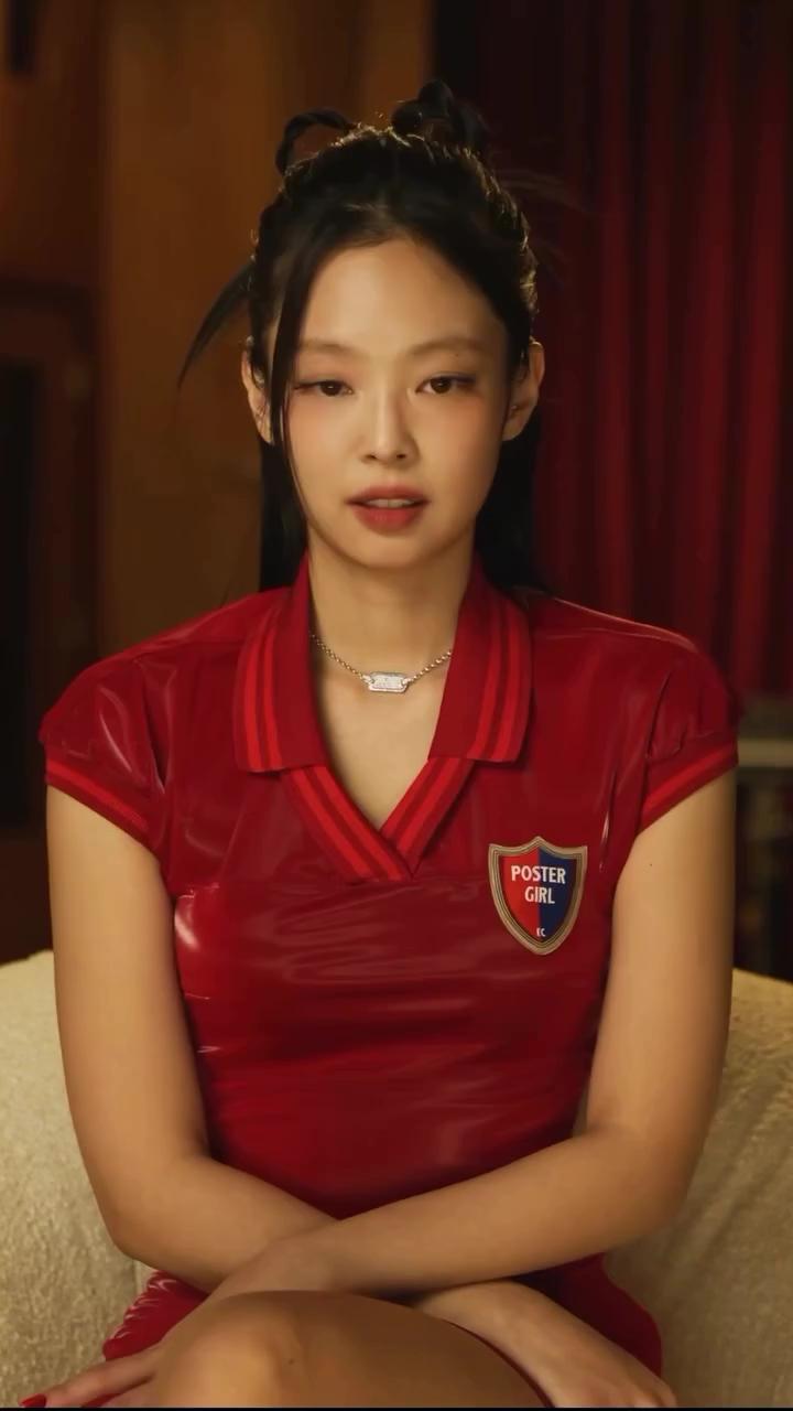 너무 핫한❤️💙제니 포스터 걸
멜론에서 보는 매력적 오토그래프 미니 드레스, $455🍈🔥 이미지