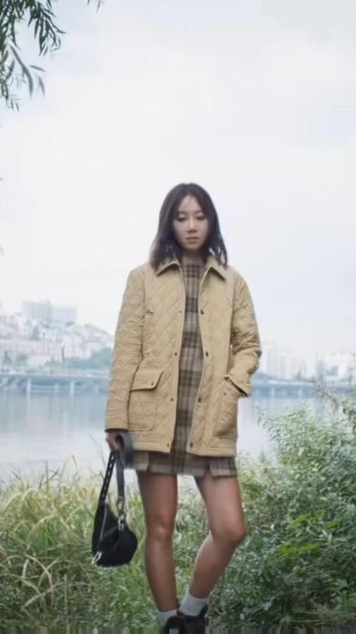 가을 분위기는 역시 공블리🍁❤️
서울의 가을, 공효진 퀼트 버버리 무드🇰🇷🇬🇧 이미지