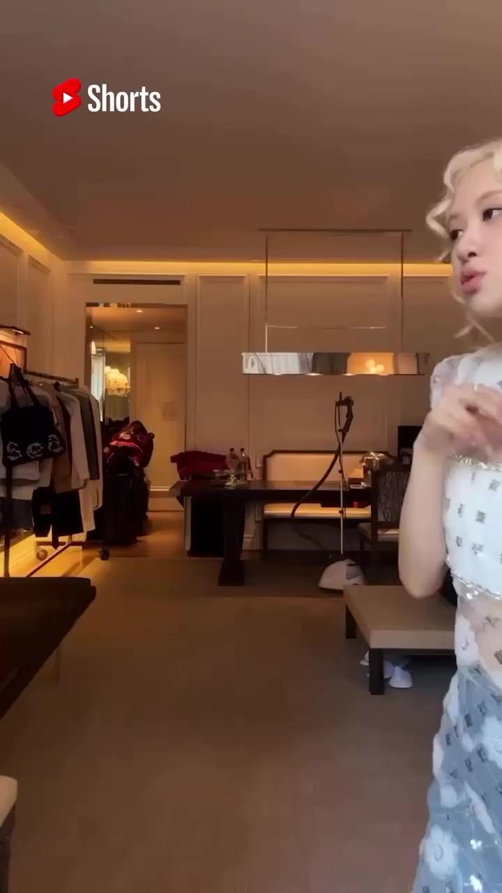 오늘 밤에 랜덤~게임!🕹️아파트해🏢
로제가 말아주는 아파트🩷🖤중독성 너무 있는데?! 불토ㄱㄱ 이미지