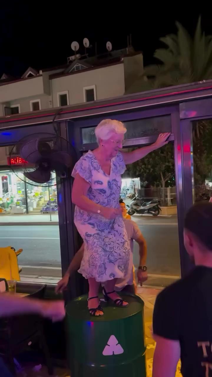 우리도 더 열씨미 불토합시다!🔥👵🏻 이미지