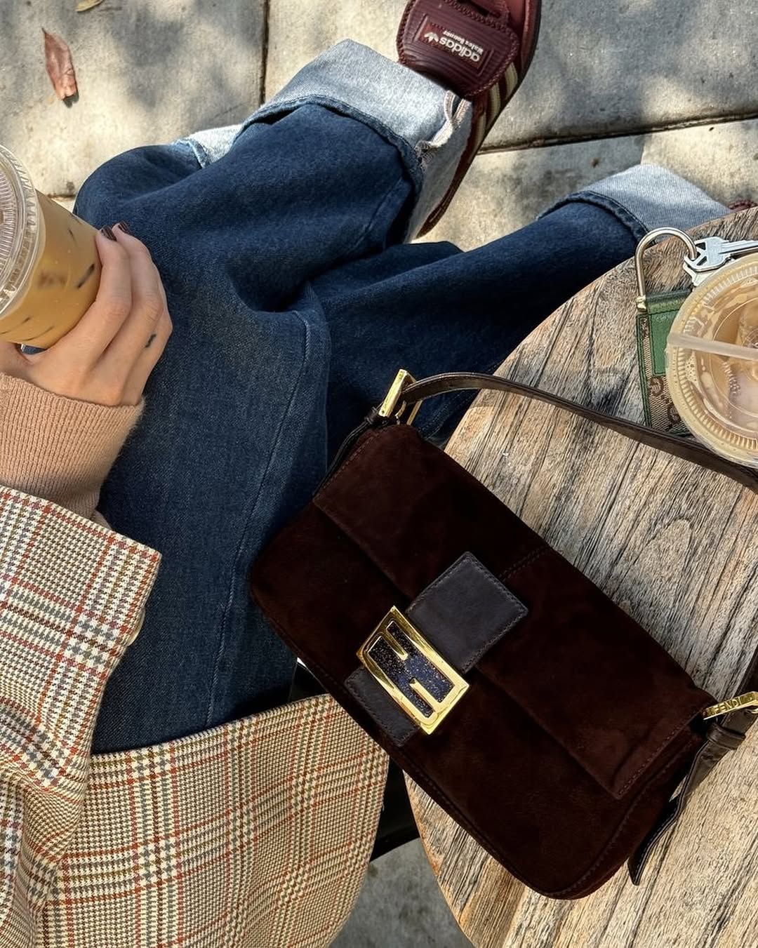 곱다 고와🤎🥖펜디 스웨이드 바게트백🇫🇷 이미지4