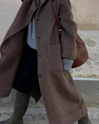 브라운 코트로 분위기 더하기🐻🤎 이미지
