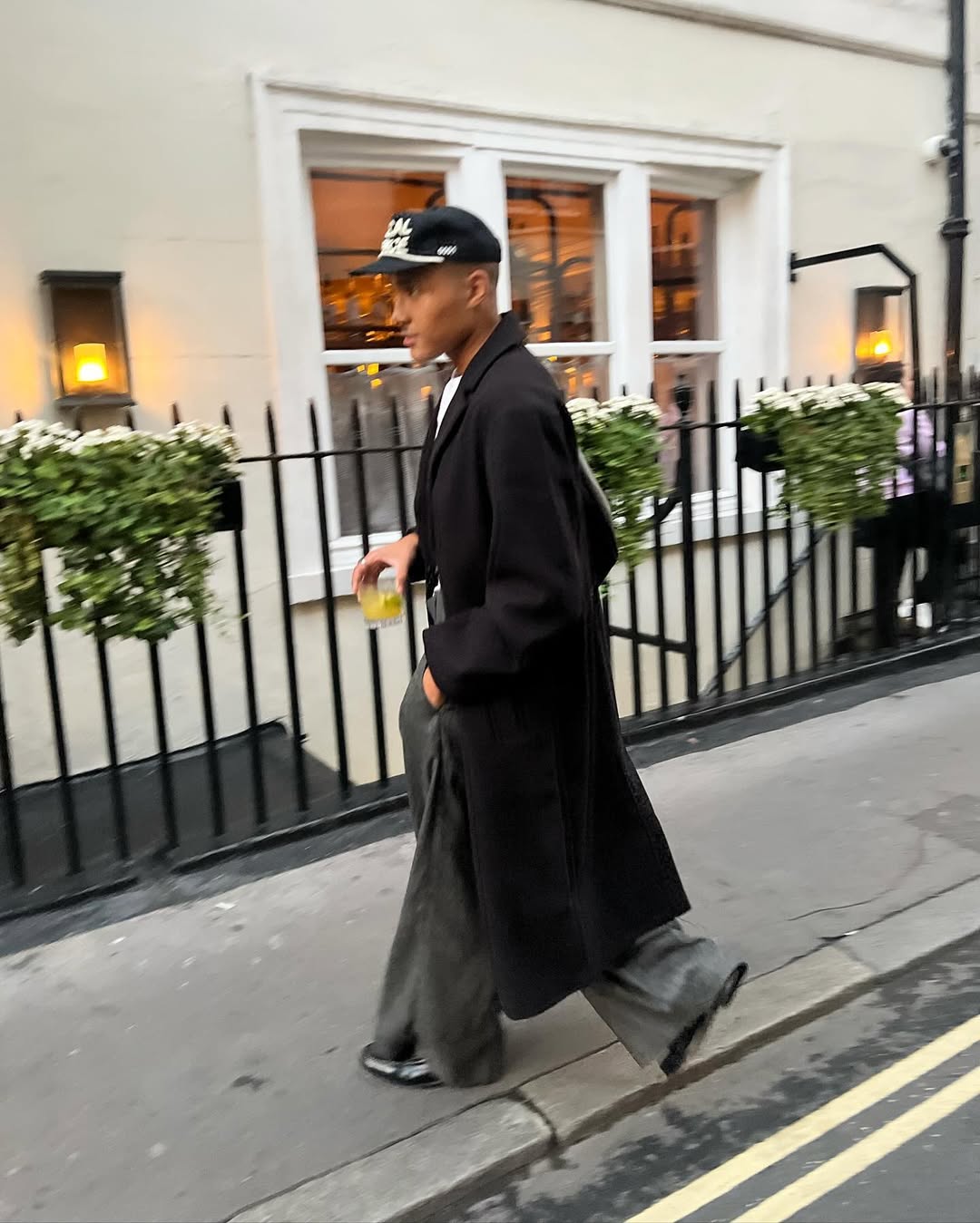 잘익은 롱코트 꺼내입기⛄️ 이미지