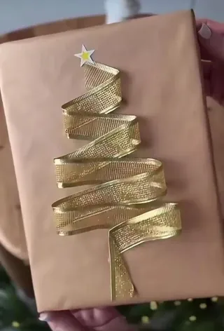 연말 선물은 이렇게 장식해주자🎄✨ 이미지