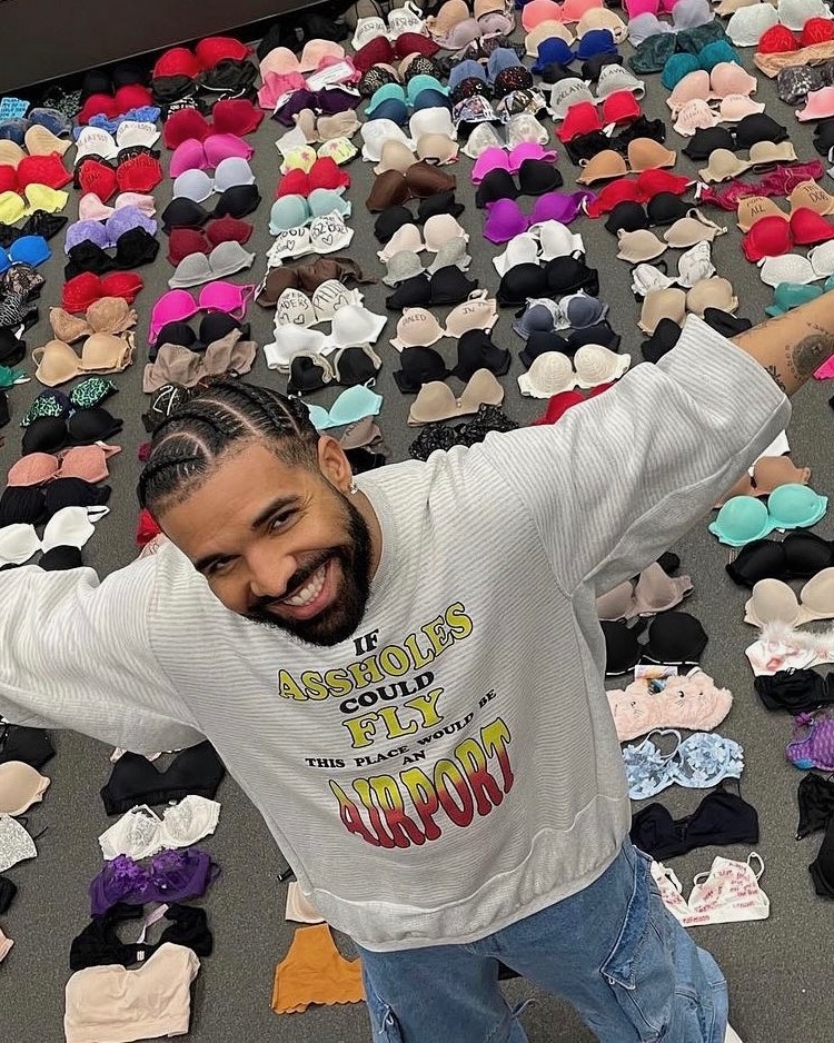 많이 다른 칸예와 드레이크🤔 이미지