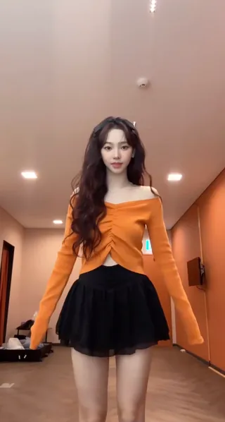카리나 is 뭔들✨싱크로유 착장
제 취향은 2번 착장이요..👸🧡 이미지