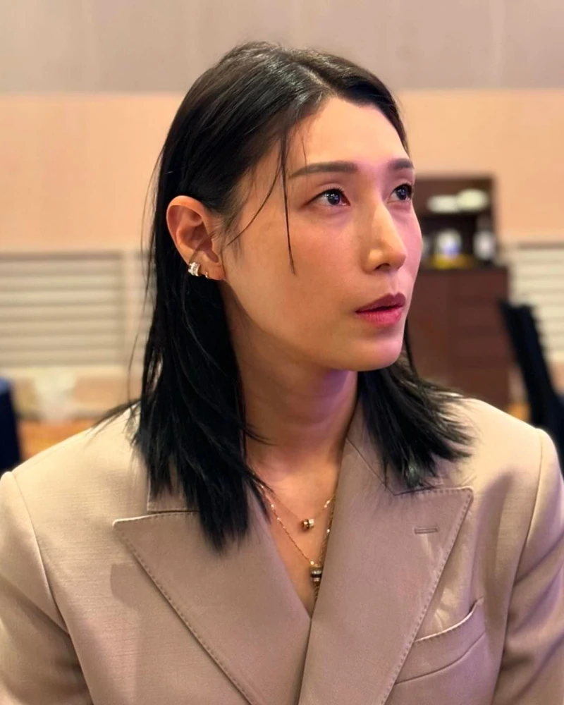 이 언니랑 지독하게 엮이고 싶다..❤️
깔끔룩 정석, 김연경의 수트 셋업룩🤍 이미지2