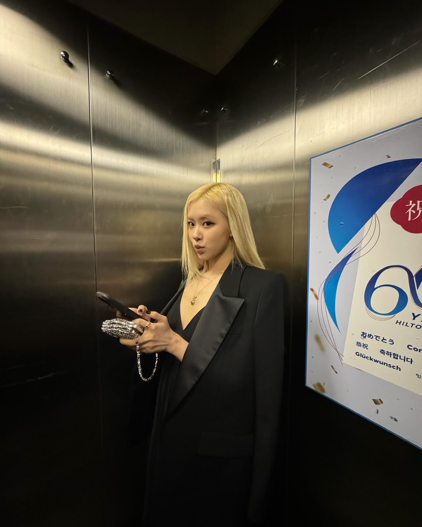 'Rosie' 앨범 D-2❤️‍🔥
근데 로제 웅니 다리길이 무슨일이야..? 이미지5