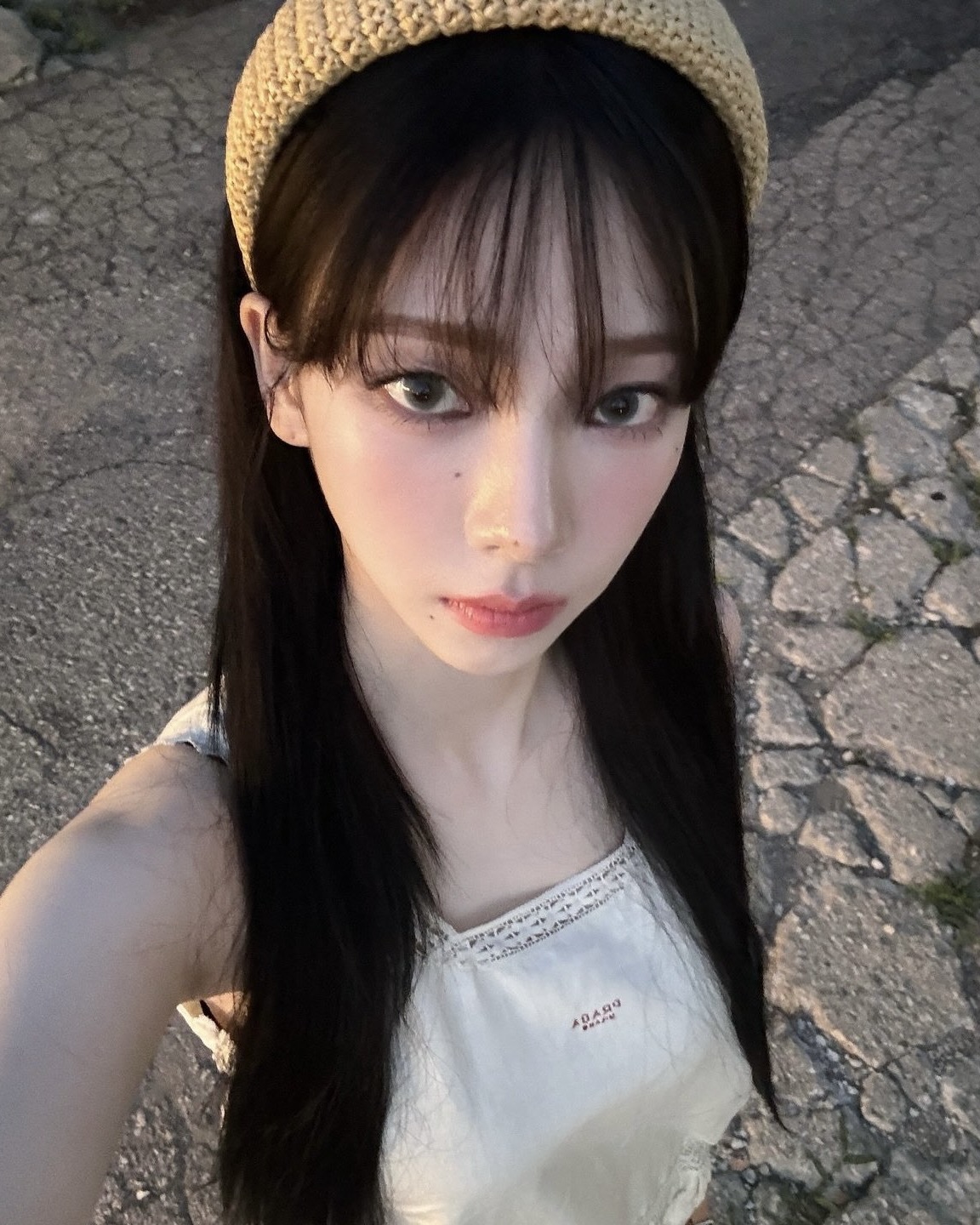 앞머리 자른 카리나💙
팬들 사이에서도 갈리는 앞머리 있는 카리나 VS 앞머리 없는 카리나, 여러분들은 어떤 카리나가 더 좋으신가요?🤔🤔 이미지5