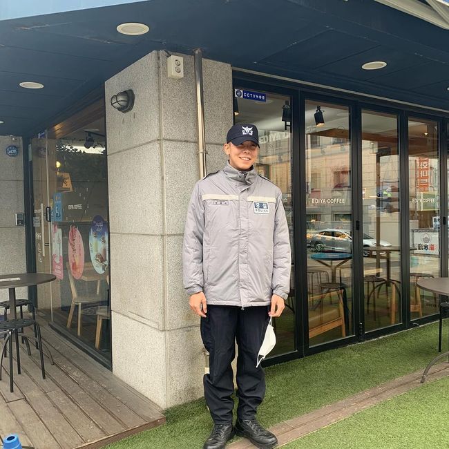군복도 하나의 룩이야🫡 이미지3