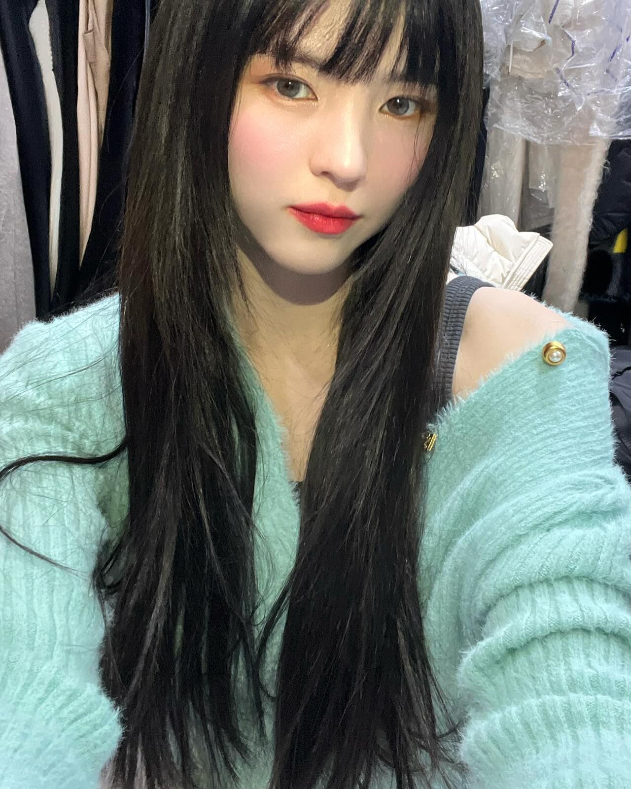 소희 앞머리 생긴 기념 고르기 글❤️
앞머소희 VS 앞머없소희 내 @최애 소희는 어떤 머리?🤔 이미지