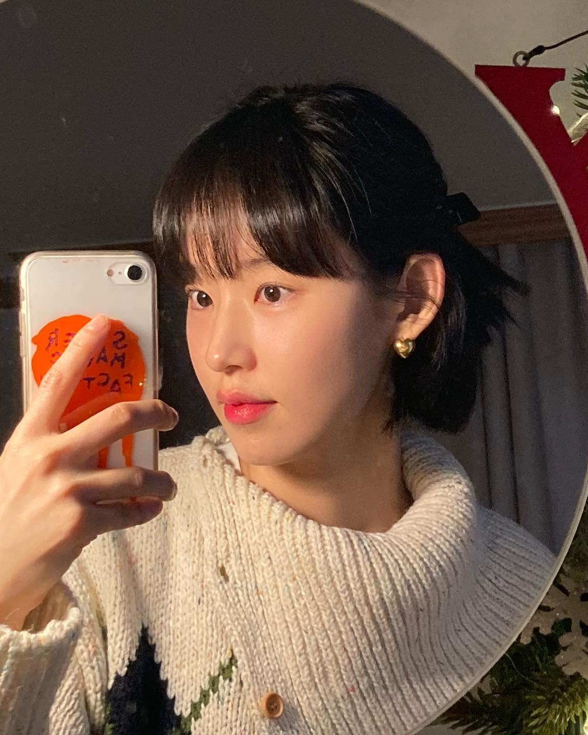 아리까리해서 더 예쁜 이 머리🙍🏻‍♀️
숏컷 인듯 숏컷 아닌🖤귀밑 3cm 단발 이미지