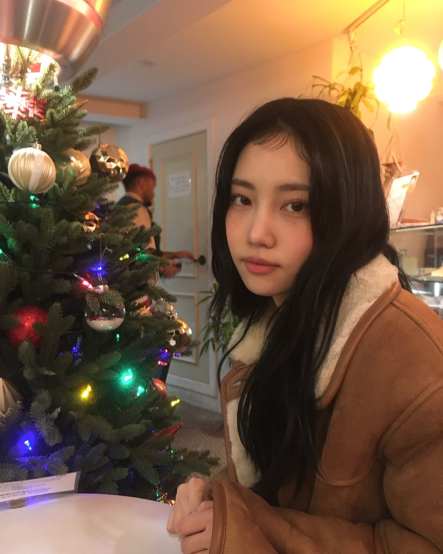 퍼스널 시즌이 겨울인 주은🤎
니트부터 체크스커트까지 참고하기 좋은 겨울룩❄️ 이미지1