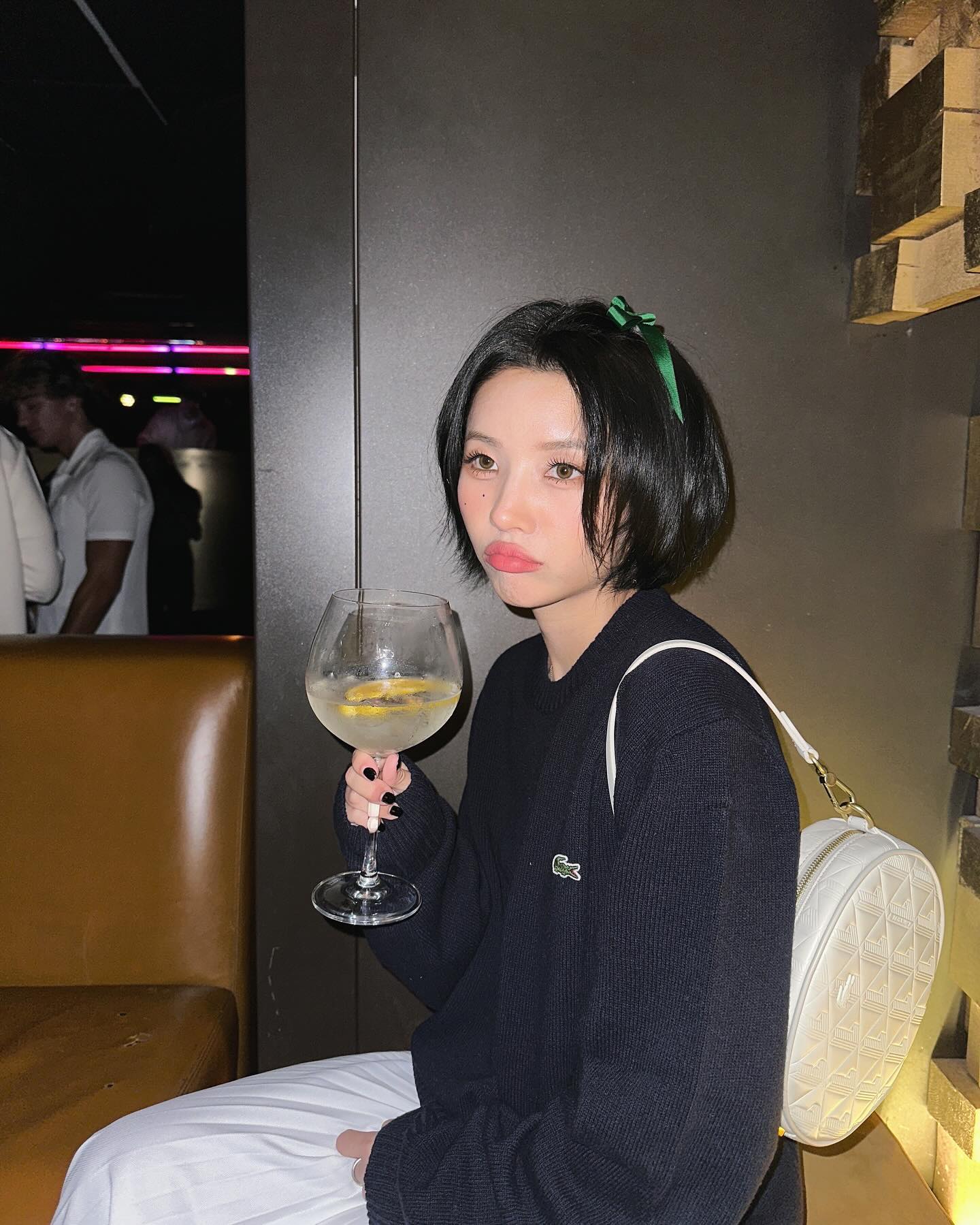 아리까리해서 더 예쁜 이 머리🙍🏻‍♀️
숏컷 인듯 숏컷 아닌🖤귀밑 3cm 단발 이미지