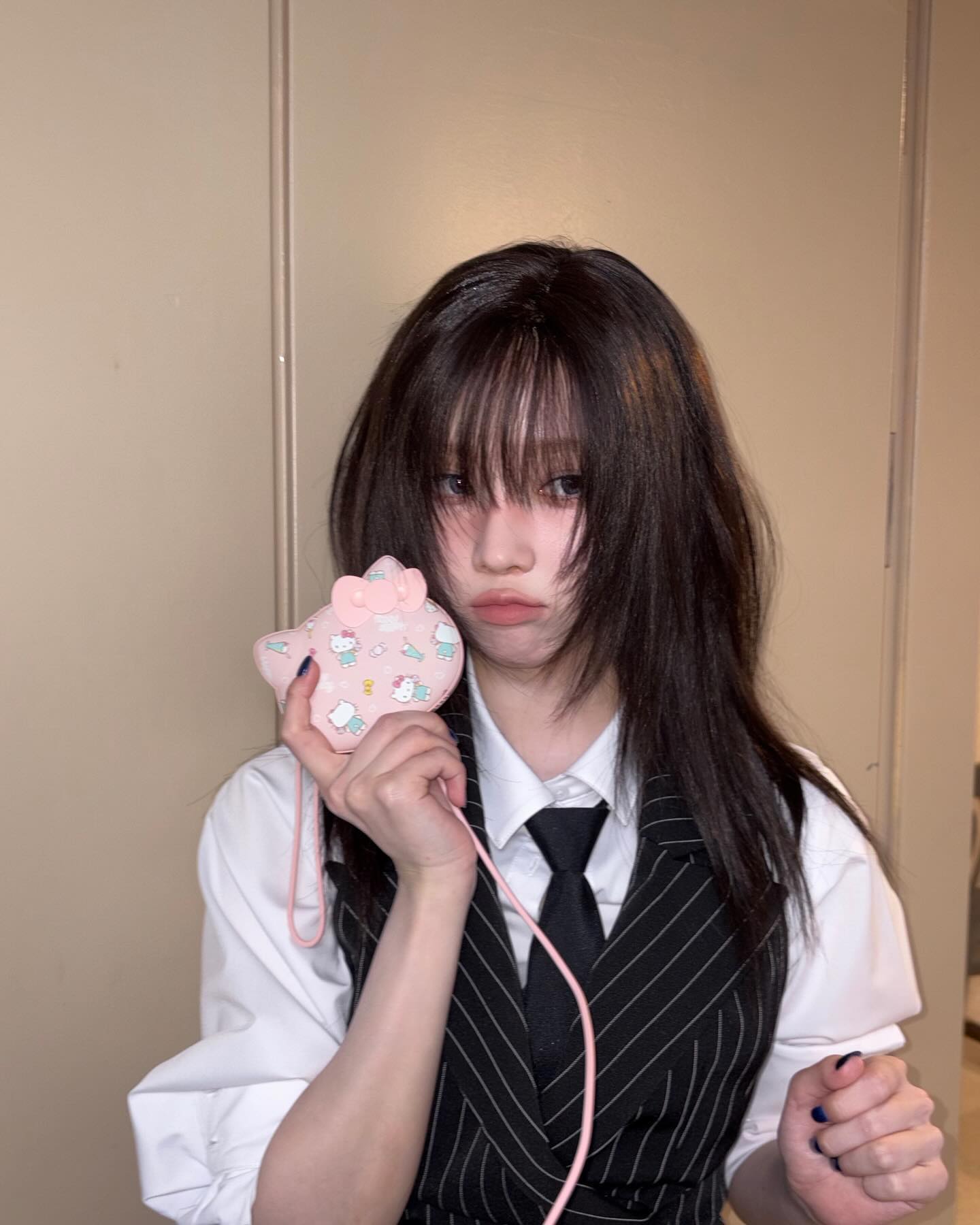 올겨울은 매트립이 트렌드💄

올겨울 립 메이크업은 매트립을 시도해보세요!
최근들어 화장품 브랜드에서 하나, 둘 뽀용-한 질감의 매트립을 선보이고 있기 때문이죠.

화려함보단 차분함을 선호하는 요즘 트렌드 영향일까요?
저도 올겨울엔 파우치에 잠자고 있던 매트립 제품을 다시 깨워줘야겠습니다😉 이미지3