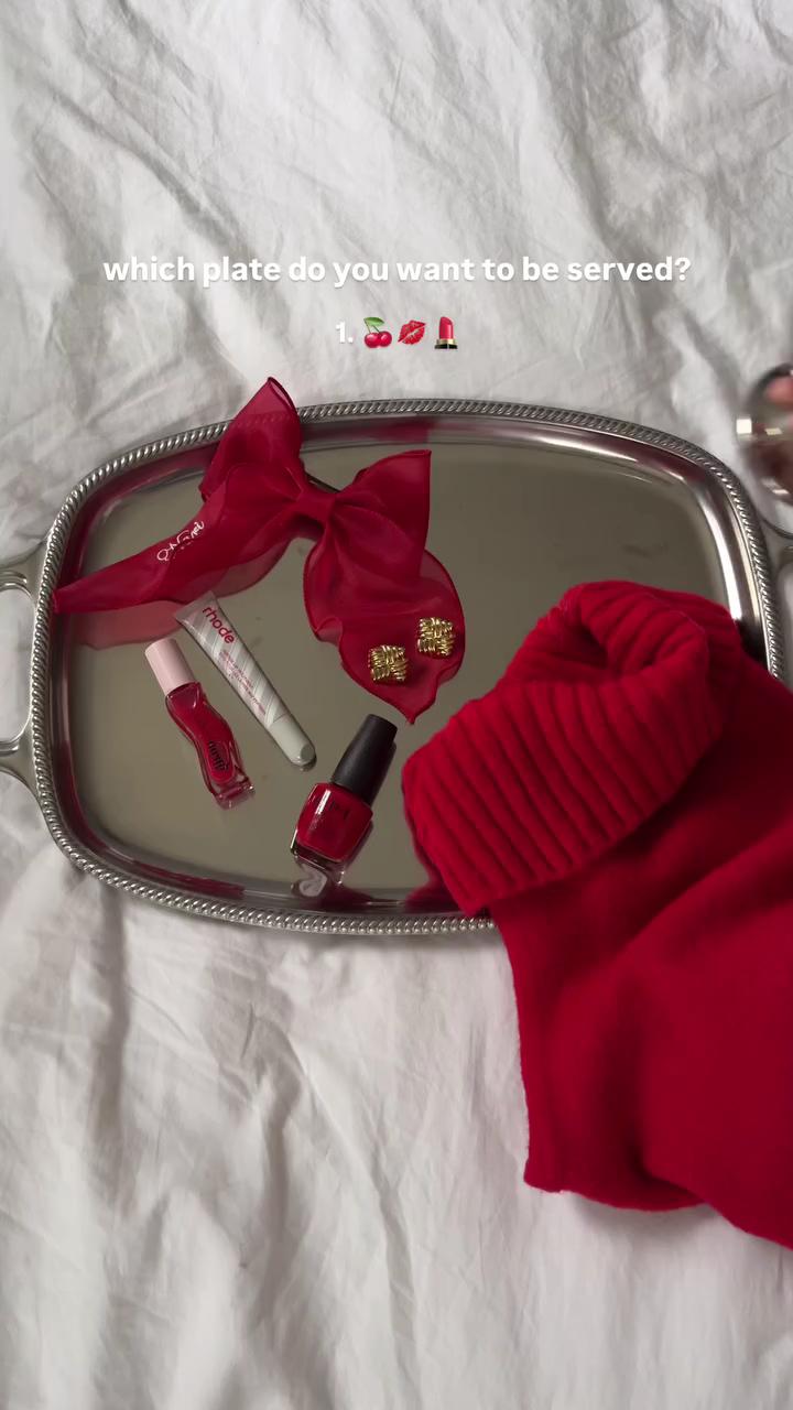 어떤 룩 담겨있는 접시 받을래?🎁 이미지