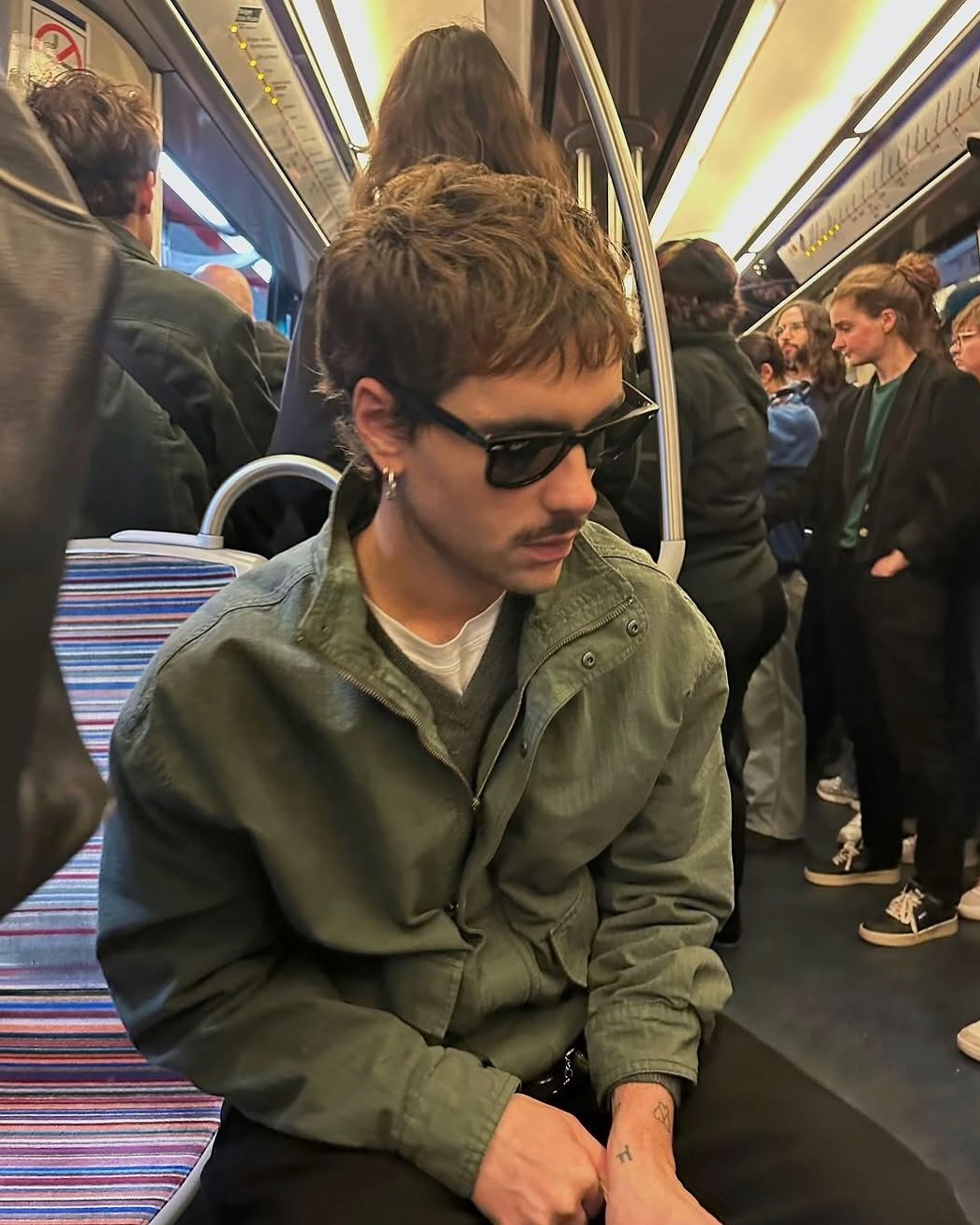 겨울햇빛에 눈 보호해요🕶️ 이미지