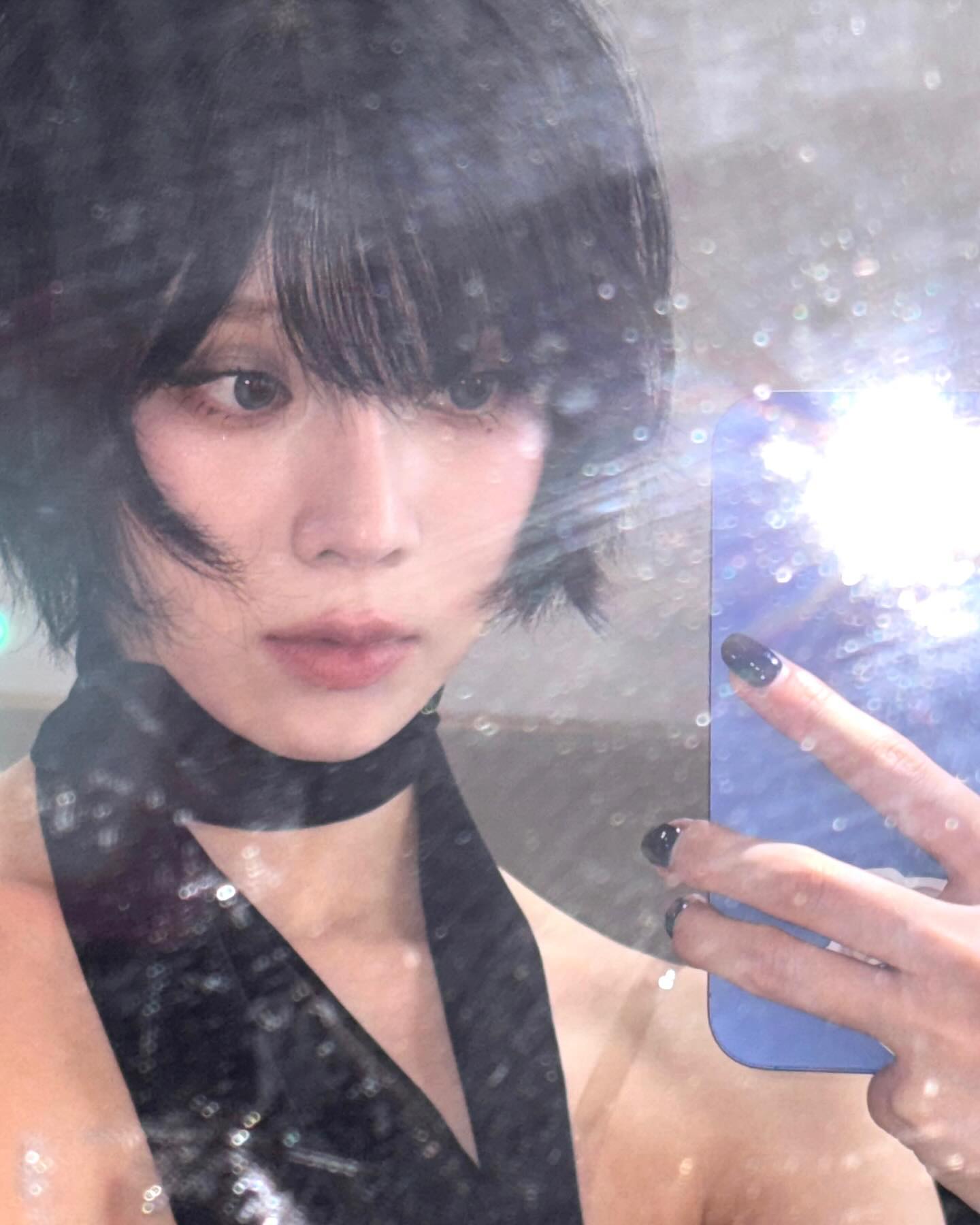 올겨울은 매트립이 트렌드💄

올겨울 립 메이크업은 매트립을 시도해보세요!
최근들어 화장품 브랜드에서 하나, 둘 뽀용-한 질감의 매트립을 선보이고 있기 때문이죠.

화려함보단 차분함을 선호하는 요즘 트렌드 영향일까요?
저도 올겨울엔 파우치에 잠자고 있던 매트립 제품을 다시 깨워줘야겠습니다😉 이미지5