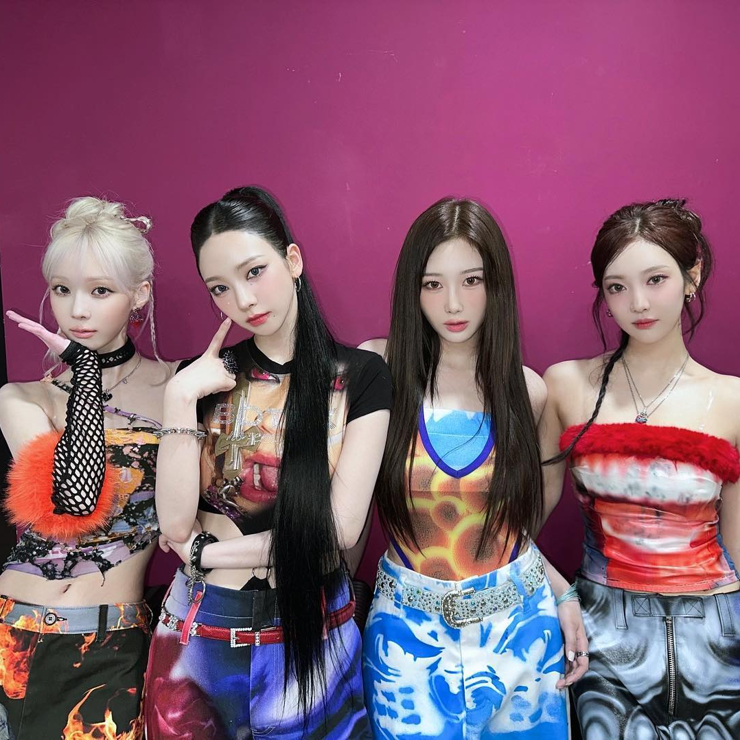 아이유, 지디, 에스파 레츠고😎🔥

멜론이 올해의 음악 연말결산 성과를 공개했습니다!
카카오엔터테인먼트가 뮤직 빅데이터 분석 콘텐츠 테이터랩과 음악 플랫폼 '멜론'의 2024년 연말결산 1편을 발표했는데요.

테이터랩에 따르면 올해 1월 1일부터 11월 12일까지 집계 기간 동안 가장 많은 좋아요 수를 받은 곡은 아이유의 '러브 윈스 올(Love wins all)', 최단 시간 좋아요를 기록한 곡은 지드래곤의 '파워'라고 밝혔습니다. 
멜론 톱100 차트 10위권에 가장 오랜 기간 머문 곡은 에스파의 '슈퍼노바'였다고 합니다.🎉 이미지