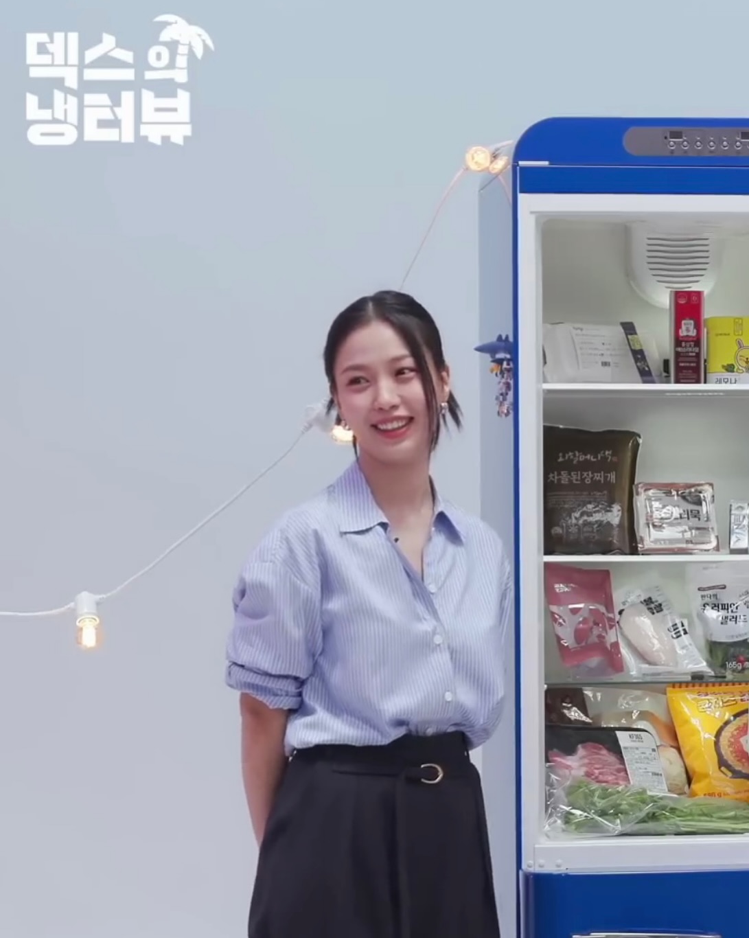 패피들이 픽한 브랜드✨

악세사리로 시작해 짧은 시간 안에 파리패션위크에서 컬렉션을 선보였던 국내 브랜드 ‘EENK’를 소개합니다.

잉크는 독특한 실루엣과 개성으로 글로벌 패션계에서 많은 사랑을 받고 있습니다. 국내를 넘어 유럽, 중국, 홍콩, 일본 등의 유명 편집숍에 입점하고, 다양한 수상을 하며 점점 입지를 다지고 있는 곳이죠.

각종 잡지와 유튜브, 드라마, 시상식 등 셀럽들의 룩을 책임지는 잉크! 과연 누가 누가 입었나 확인해 볼까요?

김나영: 퍼자켓
정은채: 니트
이시영: 퍼자켓
신예은: 그레이 니트
박신혜: 블라우스
신민아: 자켓
고민시: 셔츠
전종서: 탑
기은세: 셔츠 이미지