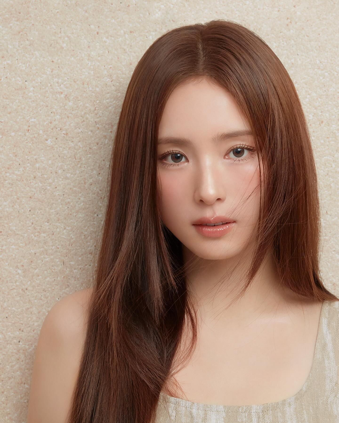 모카무스에 찰떡인 메이크업💄✨
누디한 색감으로 부드러운 브라운 톤과 찰떡궁합🍡 이미지