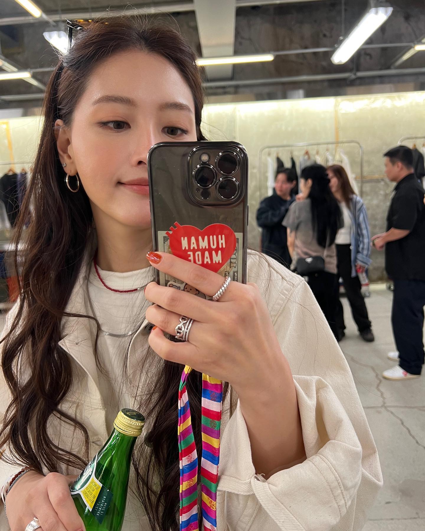 만능재주꾼 김재경 이미 결혼했다🎉

걸그룹 '레인보우' 출신 배우 김재경이 새신부가 됐습니다.
오늘(16일) YTN 취재 결과, 김재경은 올 상반기 비연예인 남자친구와 결혼했다고 합니다.
비연예인 남자친구를 배려해, 가족들을 모시고 서울 모처에서 소규모 예식을 올렸다고 전해졌습니다!

깜짝 결혼 발표로 소식을 전한 김재경, 앞으로도 행복한 소식 가득하길 응원합니다!🥰 이미지4
