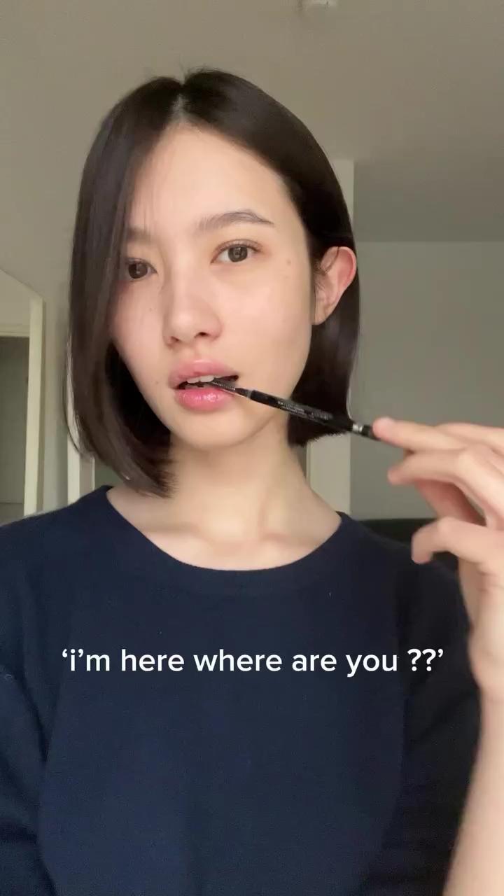 바쁠 땐 아이브로우 하나로 완😎 이미지