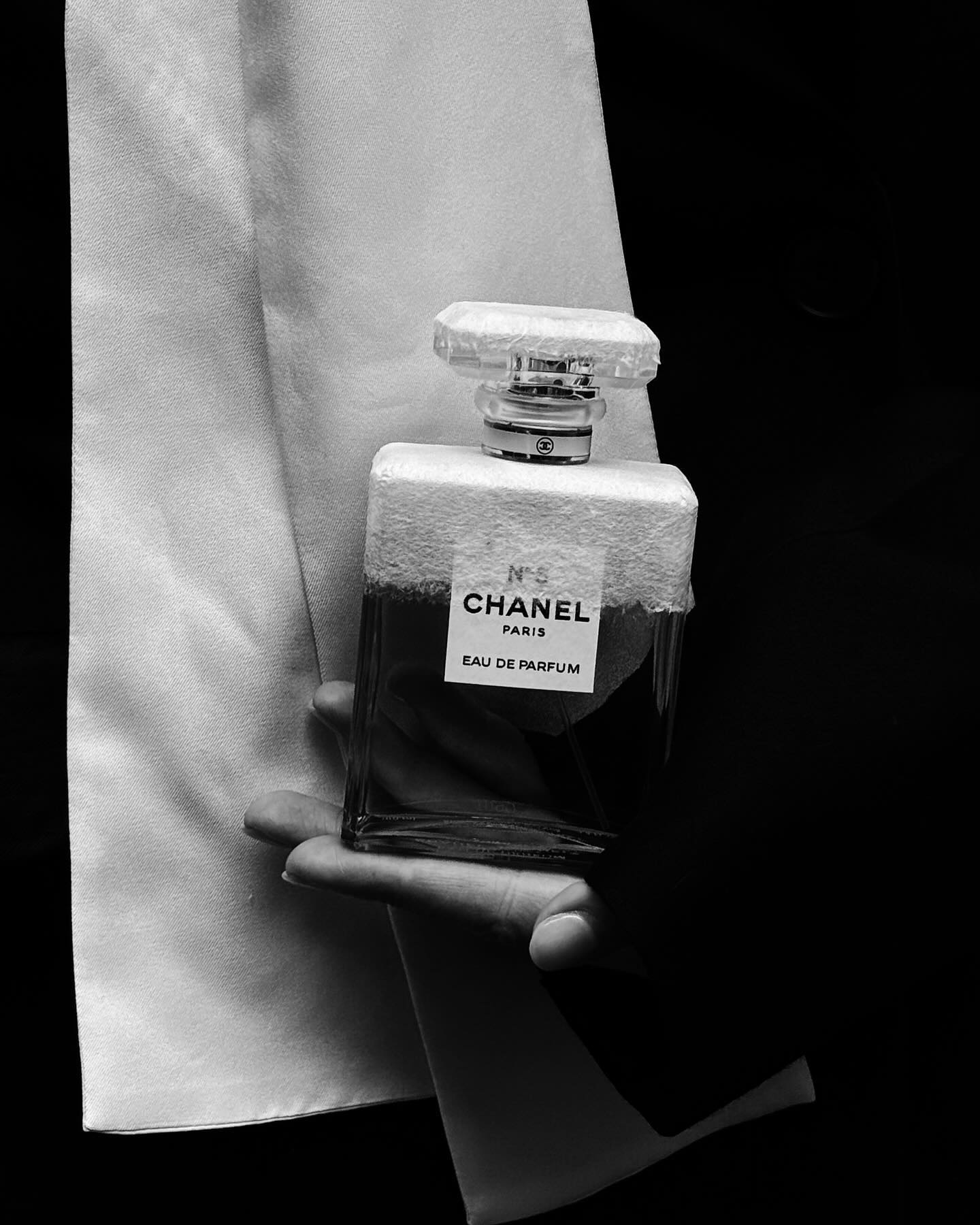 샤넬 넘버5🖤💛액세서리 활용법
오 드 빠르펭 펄스 스프레이👜가방에 추가로 달아주기 이미지4