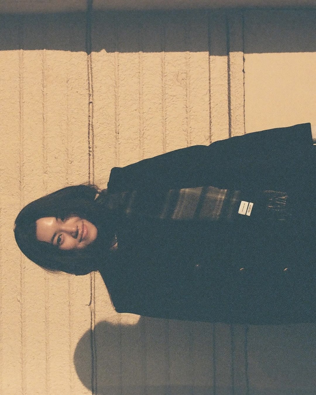 블로그 시작한 김도연🖤

프렌치 시크 장인 김도연이 생일을 맞아 블로그를 시작했습니다. 미니멀하면서도 시크한 패션을 찰떡같이 소화하는 김도연은 ‘인간 생로랑’이라고도 불리죠.

김도연의 블로그에서는 시크한 그녀의 아웃핏뿐만 아니라, 그녀의 취향이 가득 묻어나는 것들을 볼 수 있습니다. 그녀의 일상과 취향을 엿보고 싶다면 김도연의 블로그를 방문해보세요!🏃‍♀️💨 이미지7