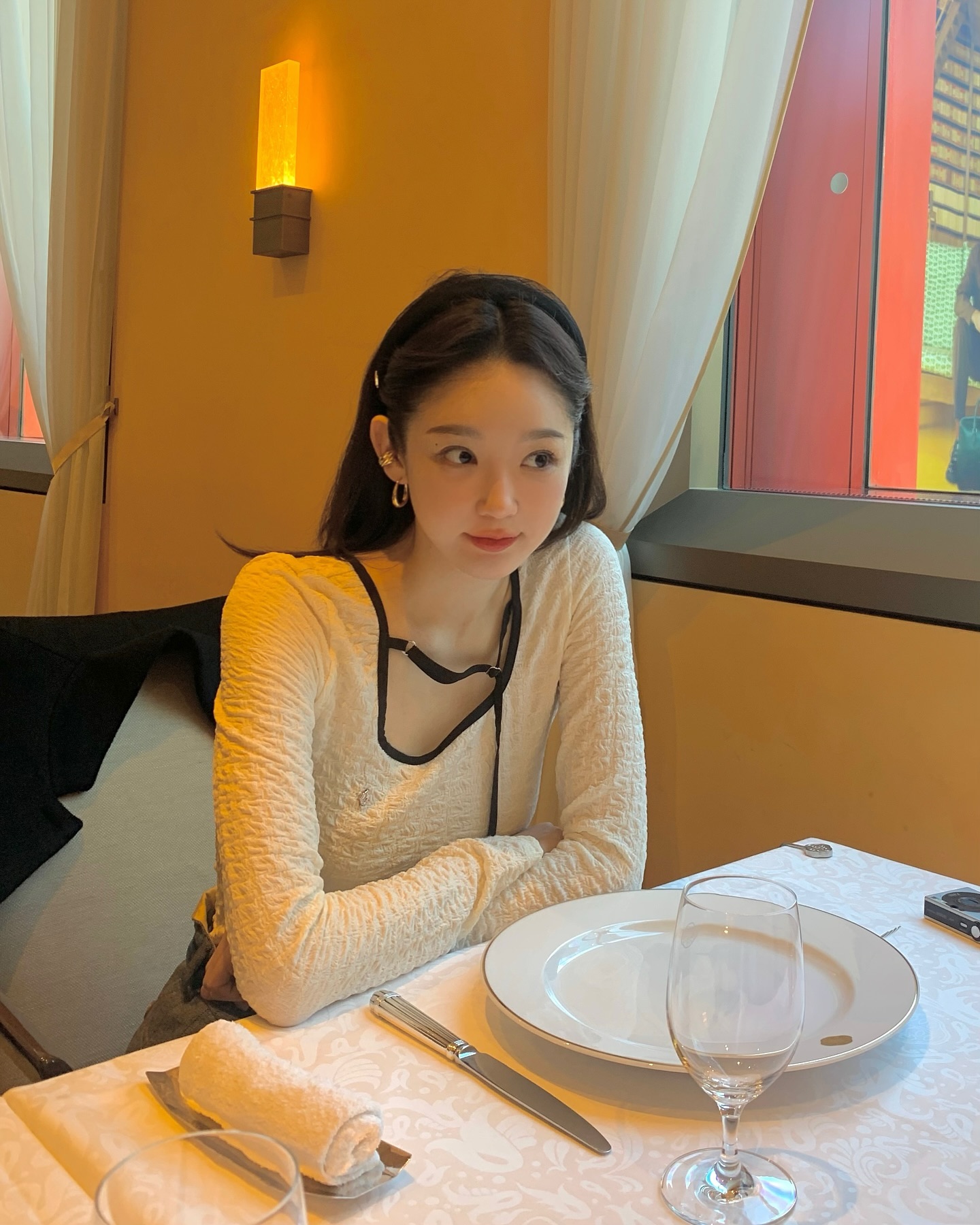 내 연말 헤어픽은 이거야❤️
연말연시 헤어 스타일링 추천 3💈

1. 헤어밴드

2. 하이번

3. 포인트 모자 이미지