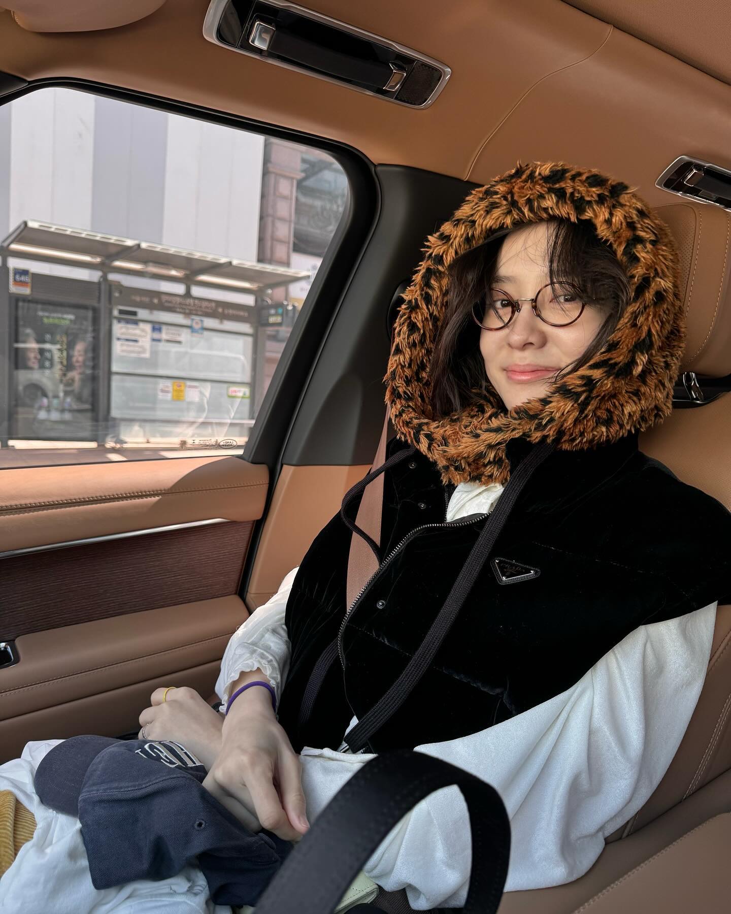 단발여신 박지현의 미니멀 패션🖤
세련된 무드의 꾸안꾸st 사복코디 모아보기✨ 이미지9