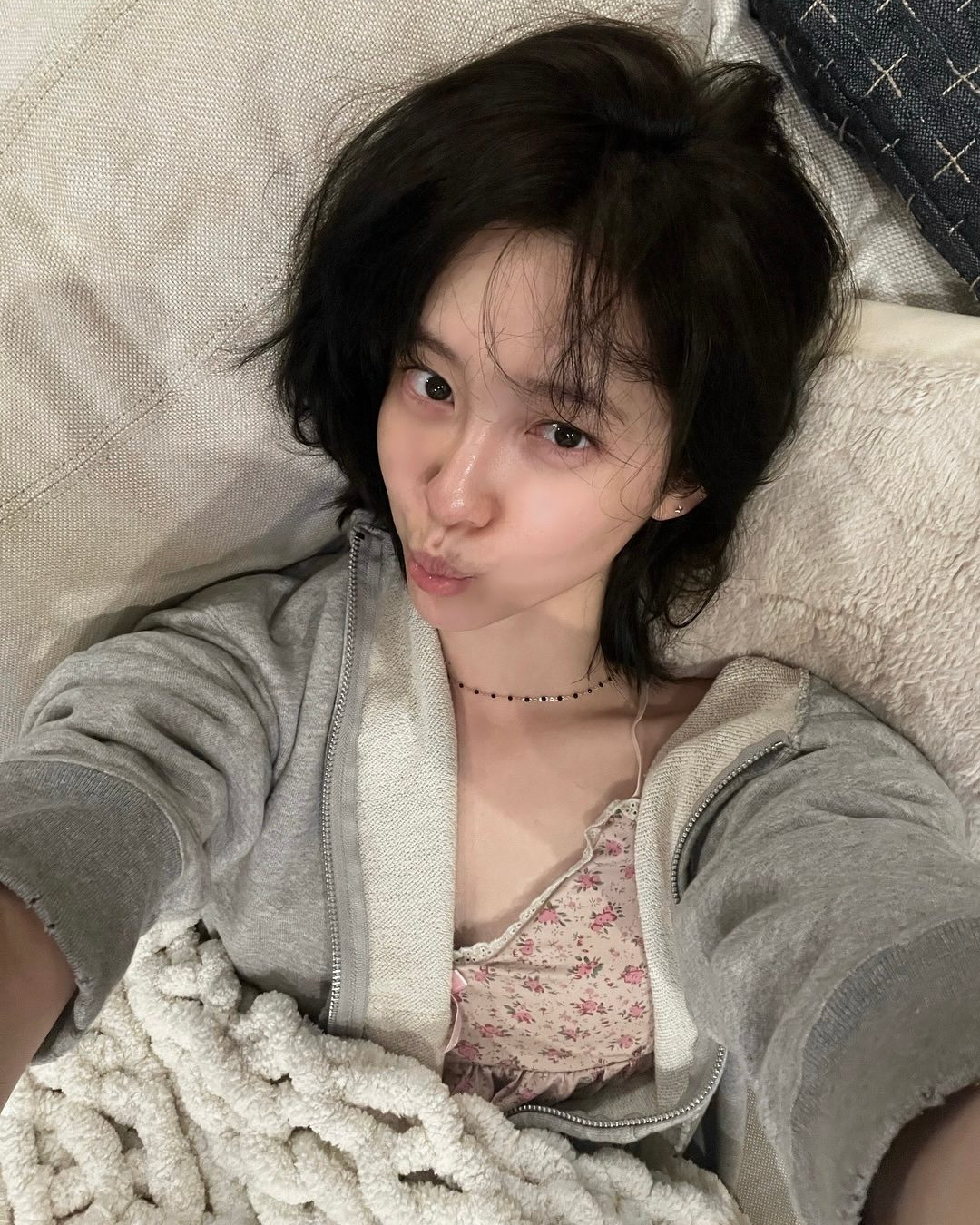 단발여신 박지현의 미니멀 패션🖤
세련된 무드의 꾸안꾸st 사복코디 모아보기✨ 이미지3