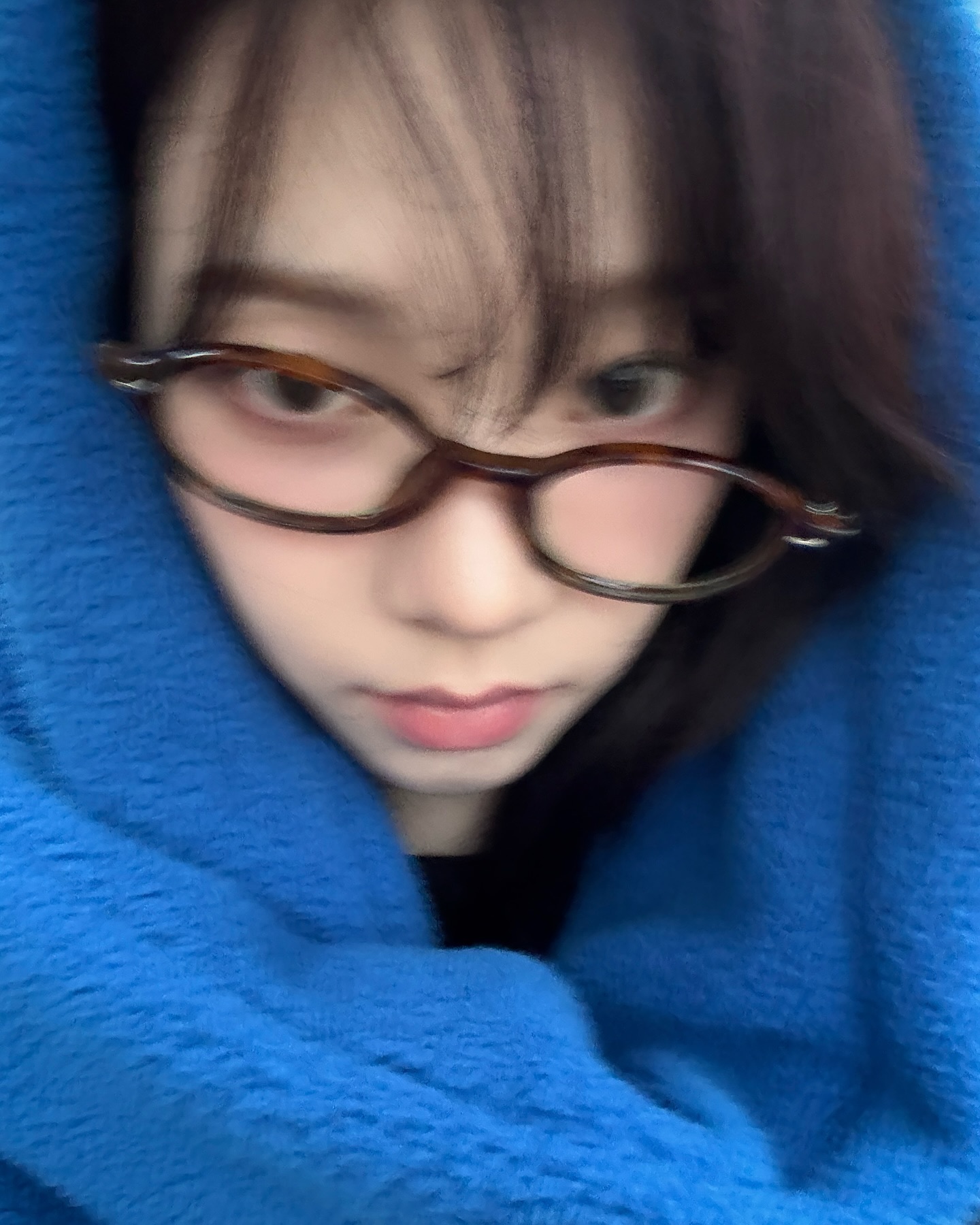 찐힙쟁이들의 아이웨어 컬렉션👓
추억의 빨간 안경부터 Y2K 무테 안경 스타일까지 다양하게 골라 보기✅ 이미지7