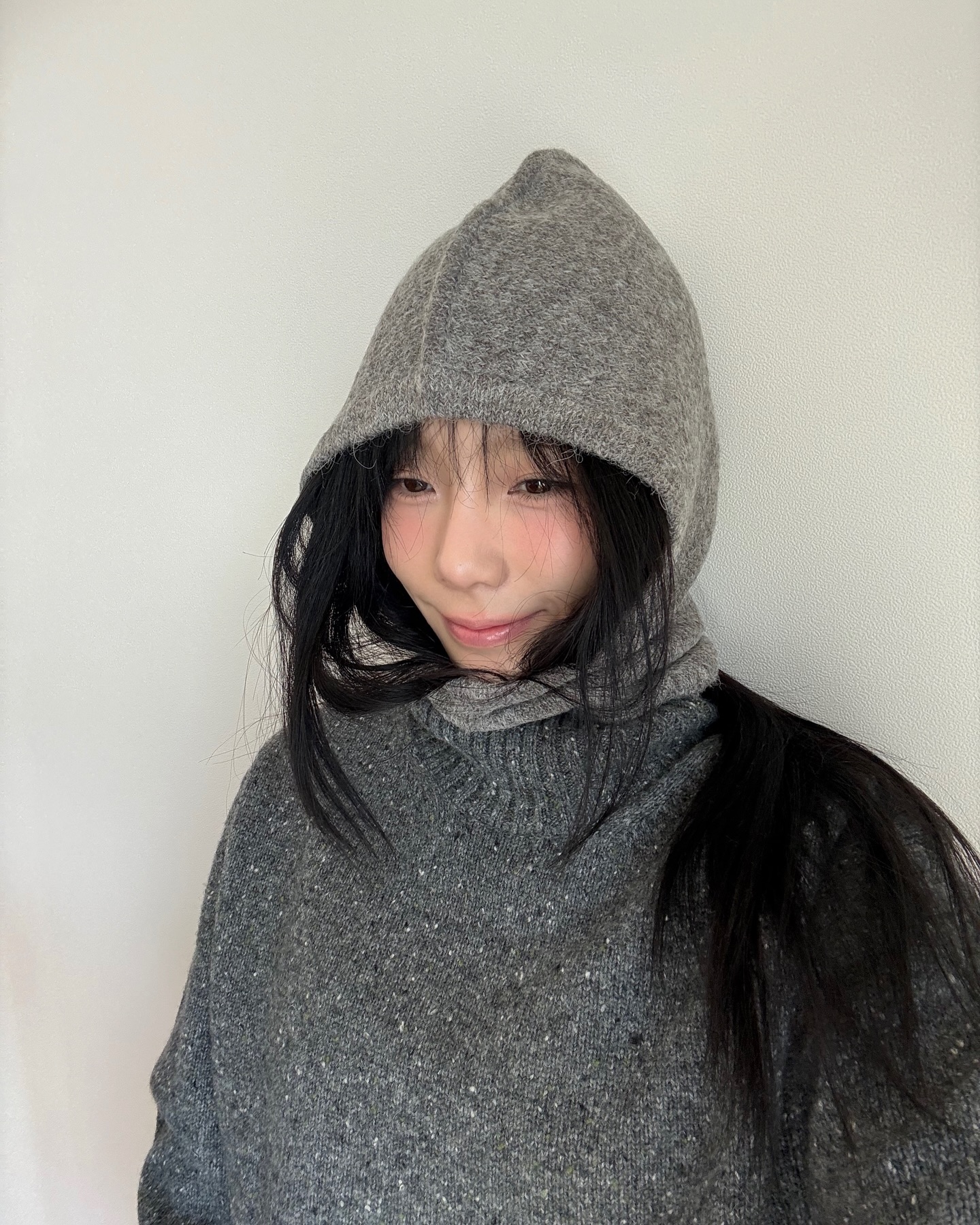 얼굴톤 안타는 만능 그레이로🩶
바라클라바부터 비니까지! 다양한 스타일로 골라 쓰는 그레이템✨ 이미지7