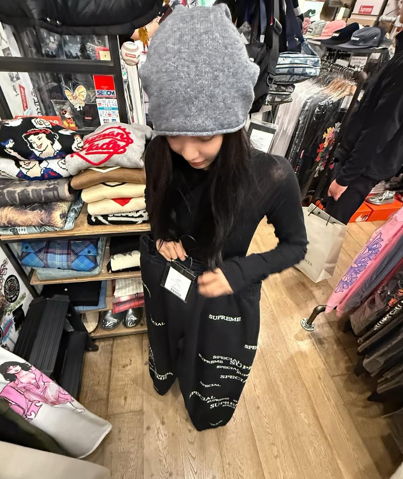 따라하기 좋아🖤🩶닝닝 모자 일상
주기적으로 봐줘야됨🥟🥢최근 업데이트 코디 모음 이미지7