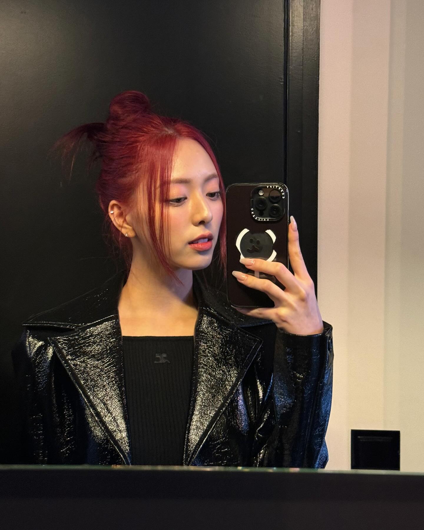 연말엔 블랙원피스+레드립💋 이미지5