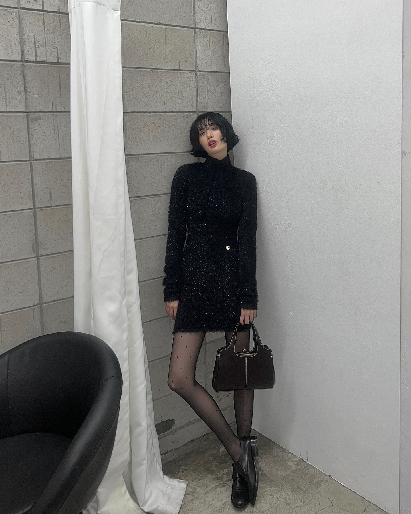 연말엔 블랙원피스+레드립💋 이미지4