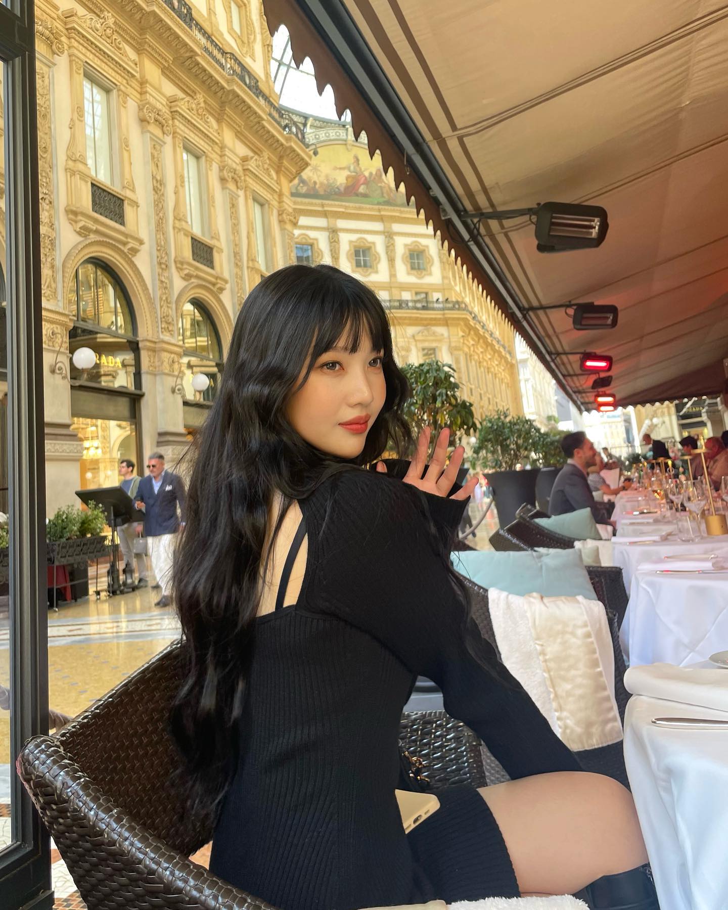 연말엔 블랙원피스+레드립💋 이미지