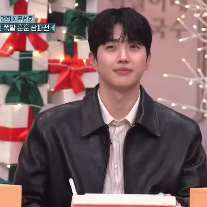 저 광대가 안내려와요..❤️
요즘 난리난 태연 찐팬 강훈의 연하남 모먼트 총정리❤️‍🔥 이미지