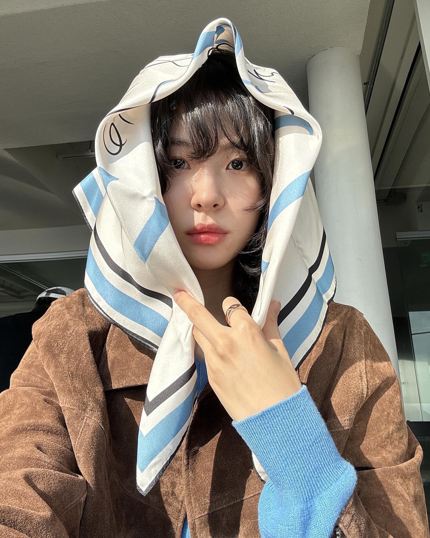 청순힙 대명사들의 꾸안꾸룩🖤✨
청순한 외모에 힙한 사복으로 반전미 낭낭한 셀럽들의 사복 모음.zip

1. 카즈하

2. 리아

3. 한효주

4. 서은수 이미지10