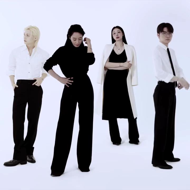 제일 멋진 이 조합이 한자리에✨

유니세프 한국위원회는 23일, 배우 김혜수, 피겨스케이팅 금메달리스트 김연아, 아이돌 그룹 스트레이키즈의 필릭스, 프로게이머 페이커가 유니세프 팀 캠페인에 참여했다고 밝혔습니다.

이 캠페인은 2018년부터 시작되어 전쟁, 재해, 빈곤 등으로 고통받는 세계 어린이들을 돕기 위한 메시지를 전하고 있는데요. 김연아는 유니세프 국제친선대사로, 김혜수와 필릭스는 유니세프 한국위원회 친선대사로, 페이커는 디지털 콘텐츠를 통해 유니세프를 알리는 유니캐스터로 활동 중입니다.

유니세프 팀 팔찌를 소개하는 4명의 영상과 화보는 유니세프 한국위원회 홈페이지에서 확인할 수 있습니다.❤️ 이미지