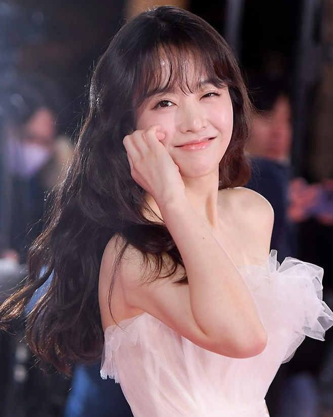 드레스가 유독 찰떡인 셀럽 4인✨
우아한 무드와 완벽하게 어우러지는 셀럽들의 드레스 스타일링👗

1. 김혜수

2. 설현

3. 박보영

4. 수지 이미지5