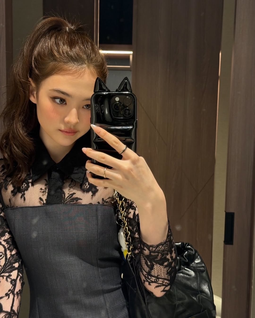 셀럽들이 사랑하는 폰케이스🖤📱 이미지"