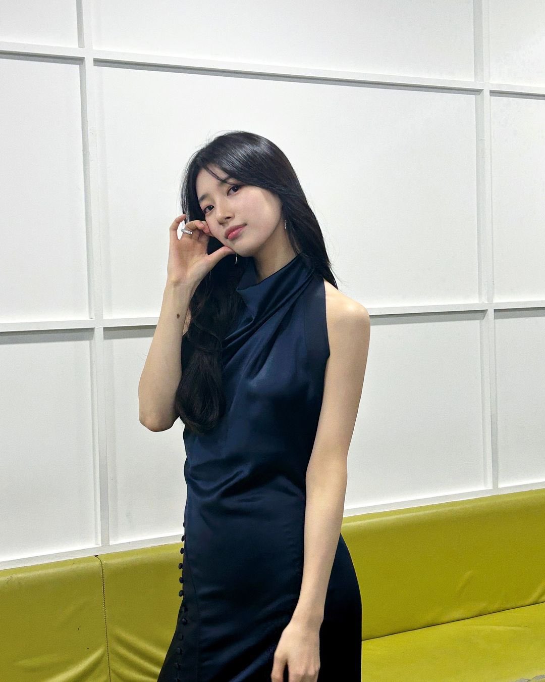 드레스가 유독 찰떡인 셀럽 4인✨
우아한 무드와 완벽하게 어우러지는 셀럽들의 드레스 스타일링👗

1. 김혜수

2. 설현

3. 박보영

4. 수지 이미지8