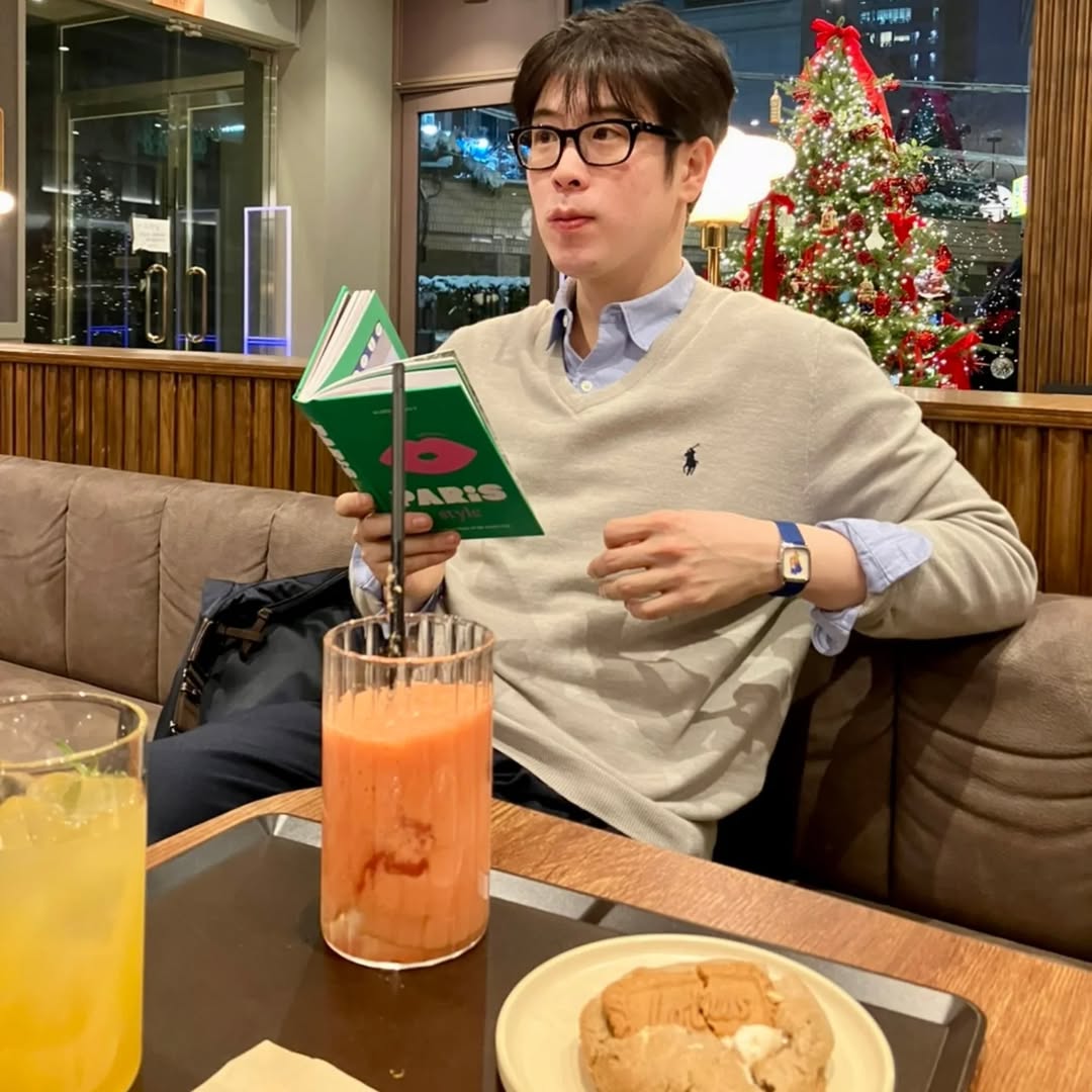깔끔담백 브이넥니트🧶 이미지