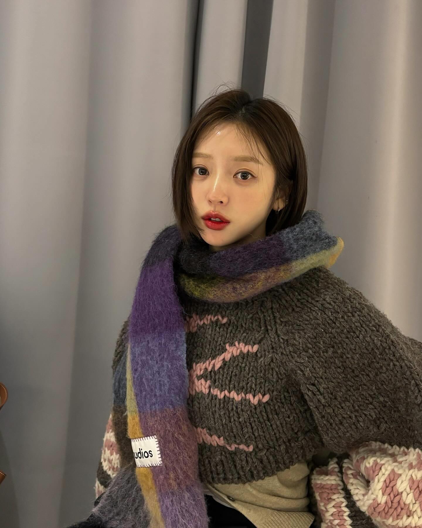 다채로운 매력🌈홍지윤 사복코디
다양한 컬러로 완성한 데일리룩 모음✨ 이미지