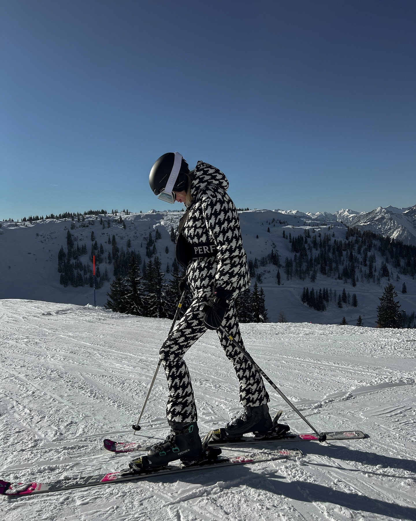 지금 딱 스키 시즌🎿
같이 @스키 타러갈 친구 괌~⛷️ 이미지4