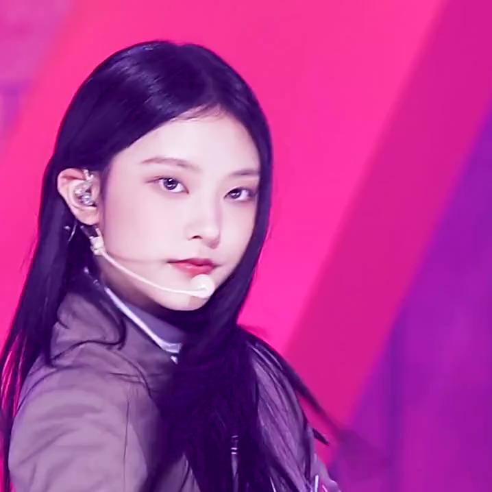 훌쩍 커 버렸어✨06년생 모여라 이미지