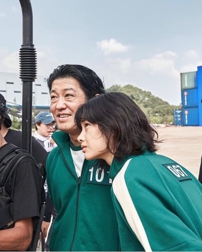 1 vs 2 🦑
뭐가 더 재미있었나요? 이미지4