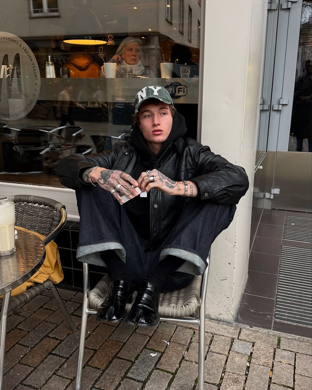 존재감 확실한 타비슈즈🐽👞 이미지